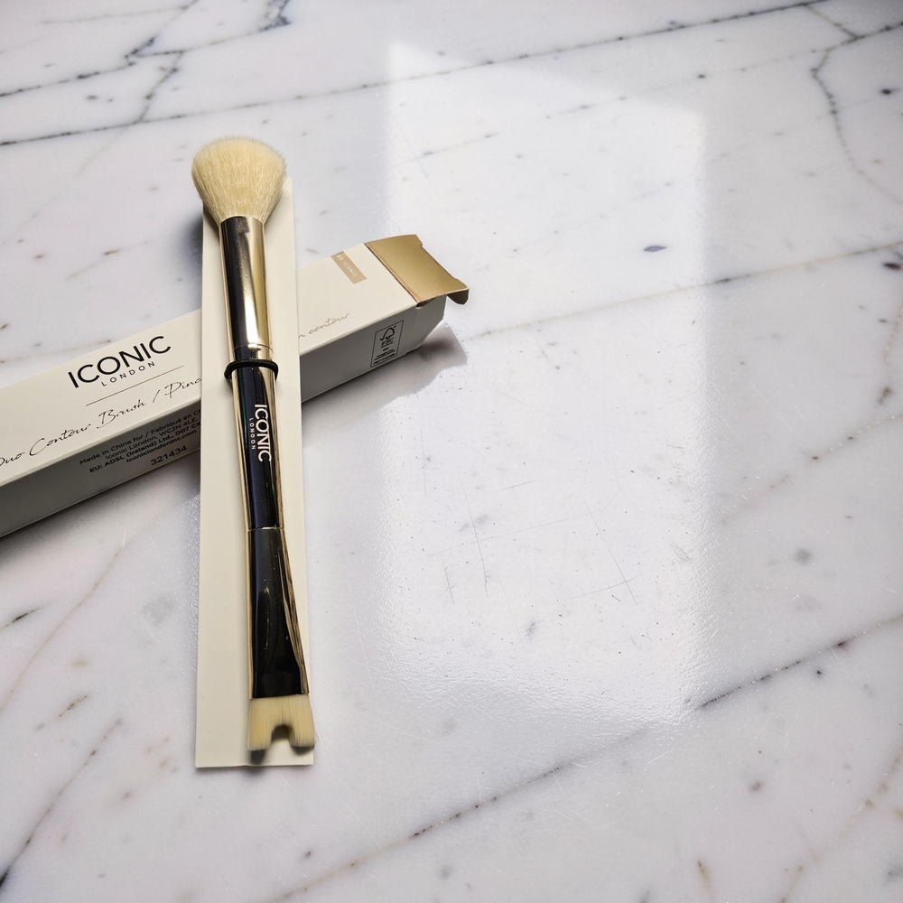 New in box Iconic London Precision Duo Contour Makeup Brush